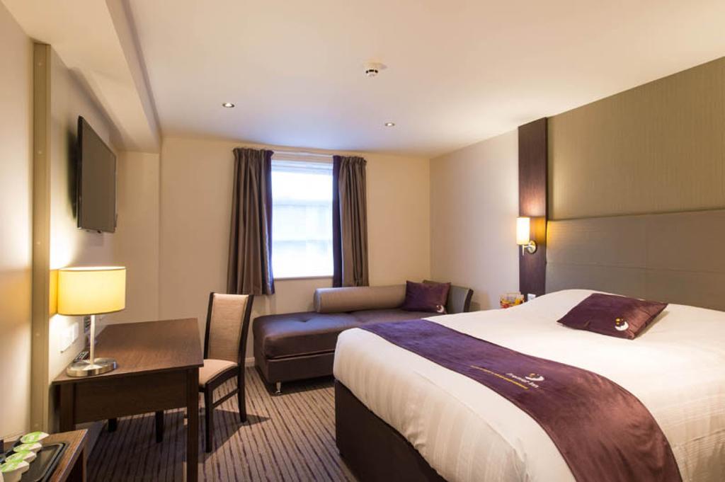 Premier Inn Dunfermline Oda fotoğraf