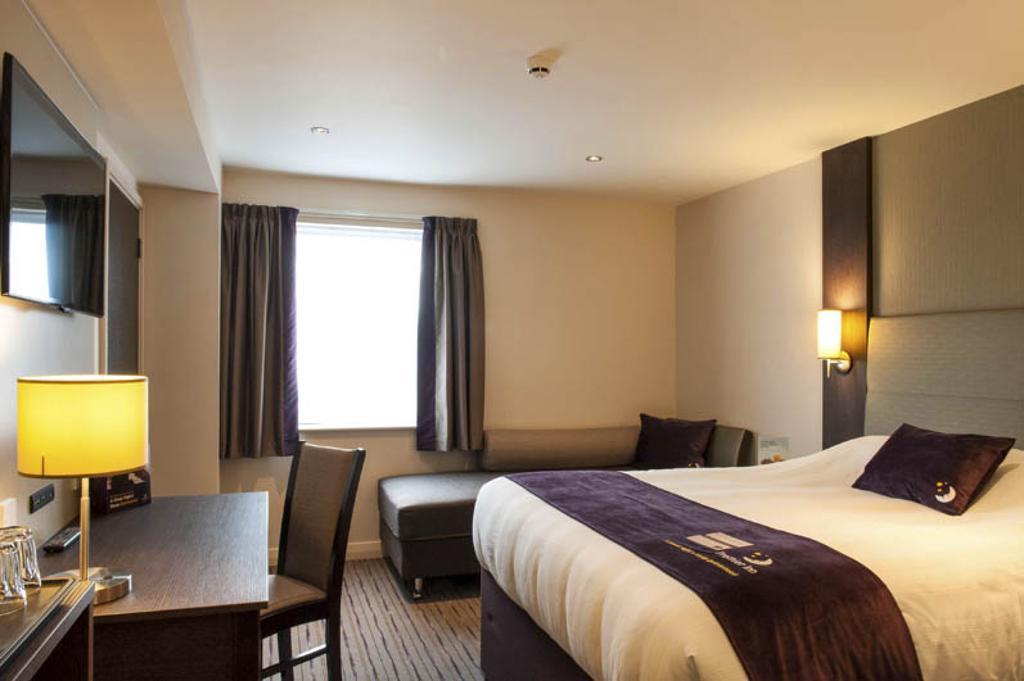 Premier Inn Dunfermline Oda fotoğraf